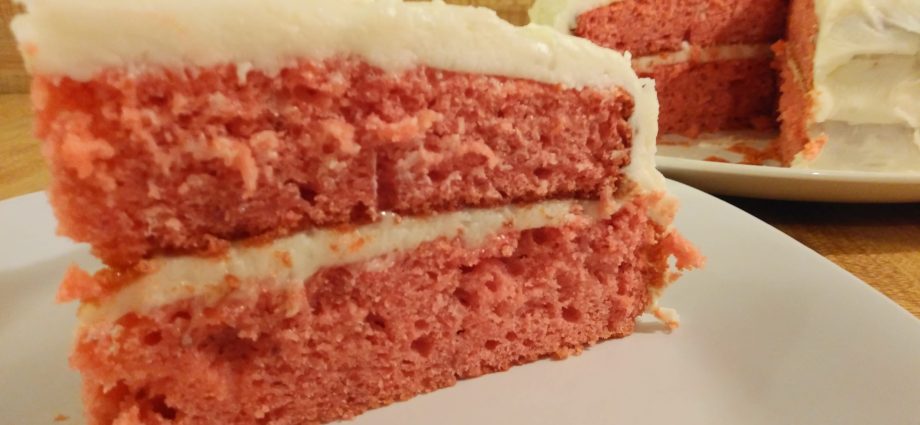 Strawberry Cake with Jello