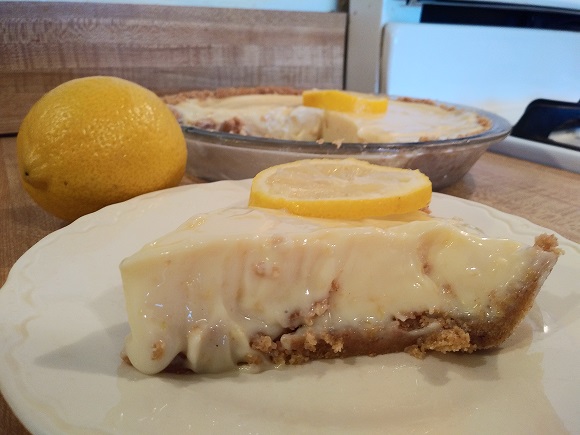 Easy No Bake Lemon Pie