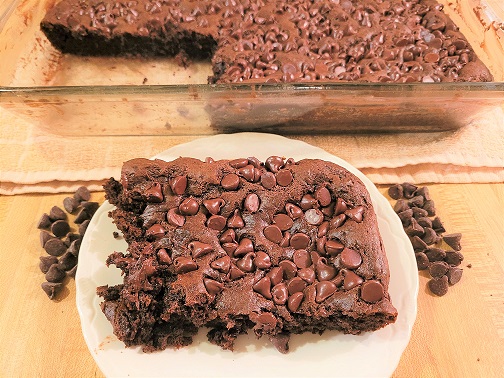 4-Ingredient Chocolate Dump Cake with Instant Pudding
