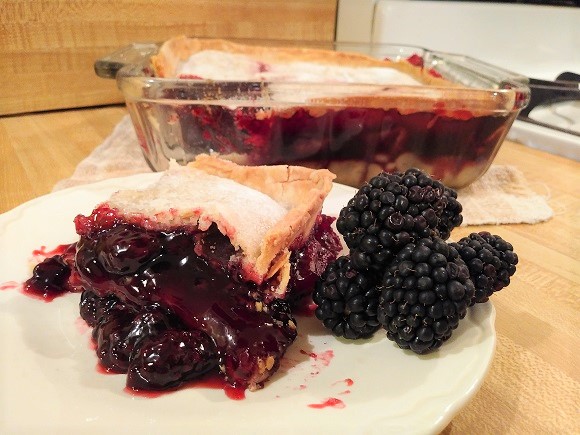 Easy Blackberry Cobbler with Pie Crust