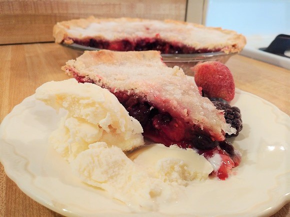 Easy Mixed Berry Pie Recipe with Frozen Berries